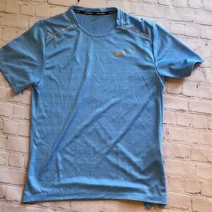 Nike Men's Light Blue Short Sleeve Tee